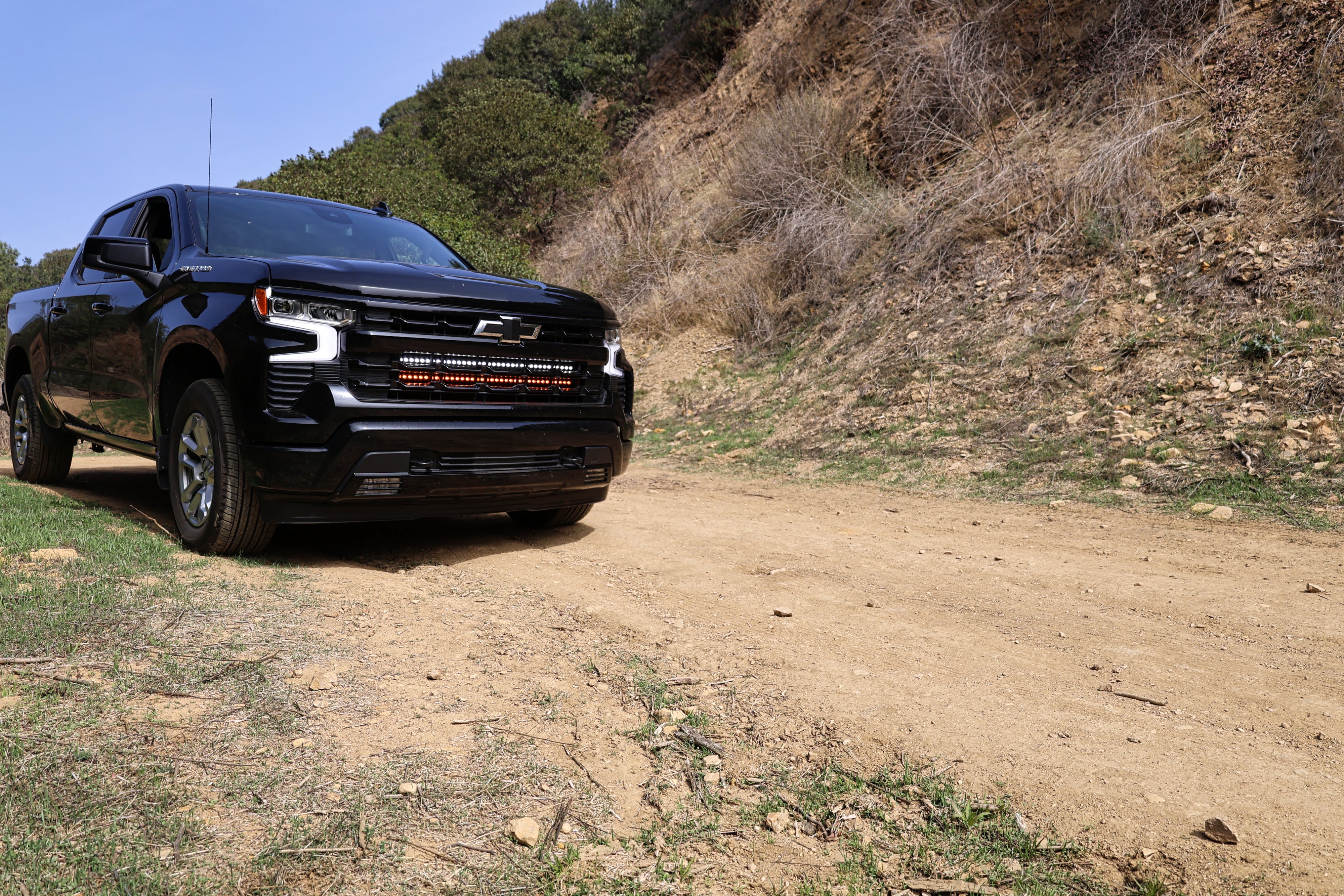 2022+ Chevrolet Silverado 1500 dual 40in LED light bars mounted behind the grille