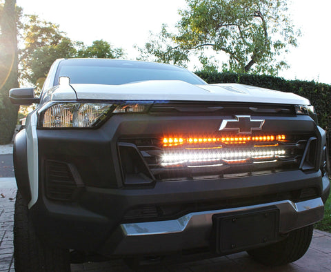 2023 2024 white chevrolet colorado with behind grille 30in light bars white and amber
