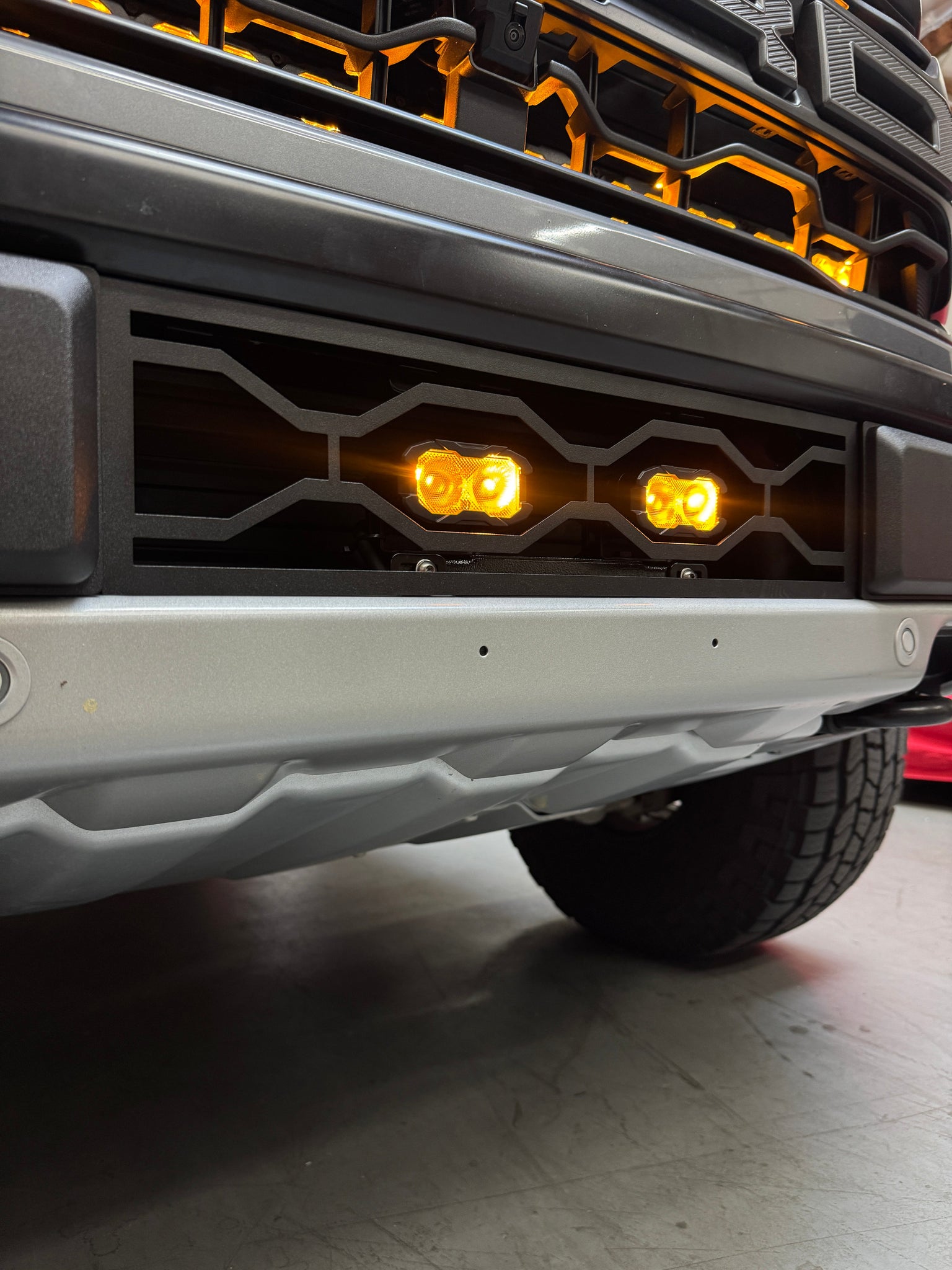 2024+ Ford Raptor Gen 3 Refresh Guard Plate - rugged front bumper LED lights (yellow)