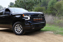 2022 black chevrolet silverado 1500 off road light bar front grille