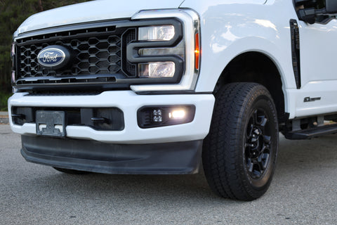 2023 Ford Super Duty F250 with fog lights activated, showcasing Ford Super Duty Fog Lights on the front bumper.