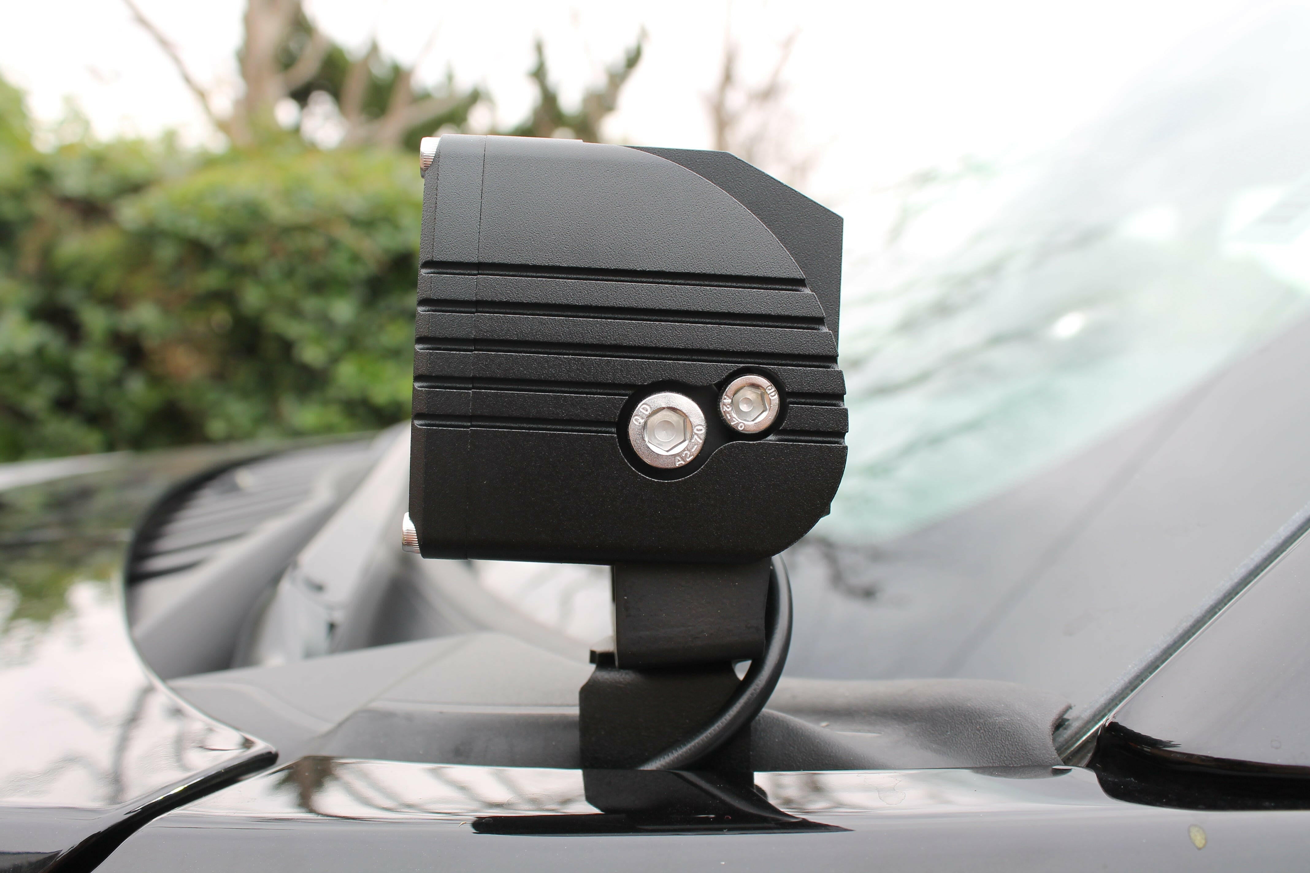 side view of ditch light on the ford expedition by M&R automotive mandronline