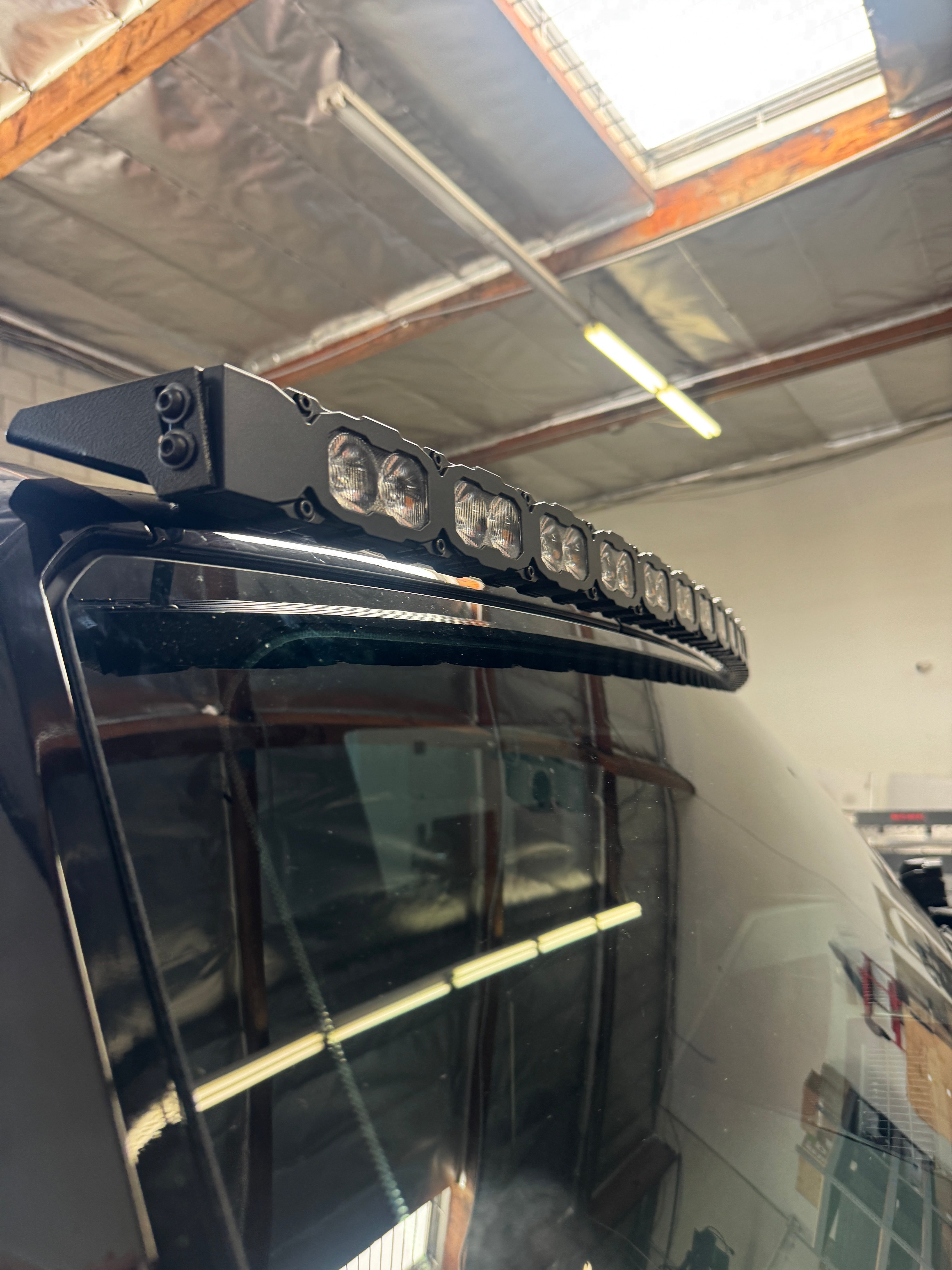hummer ev 60in led pod style roof light bar black close up