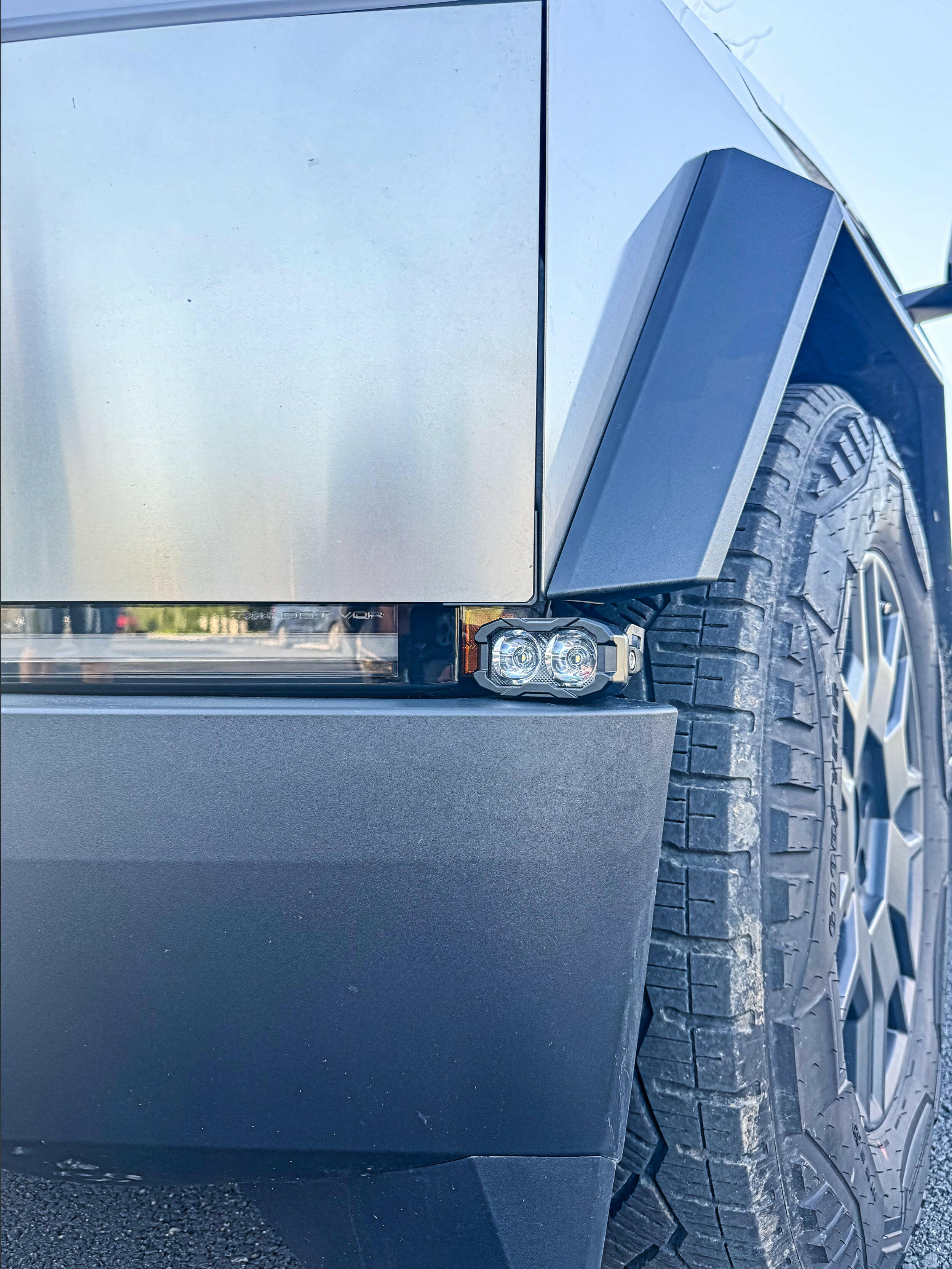 Tesla Cybertruck Light Pods