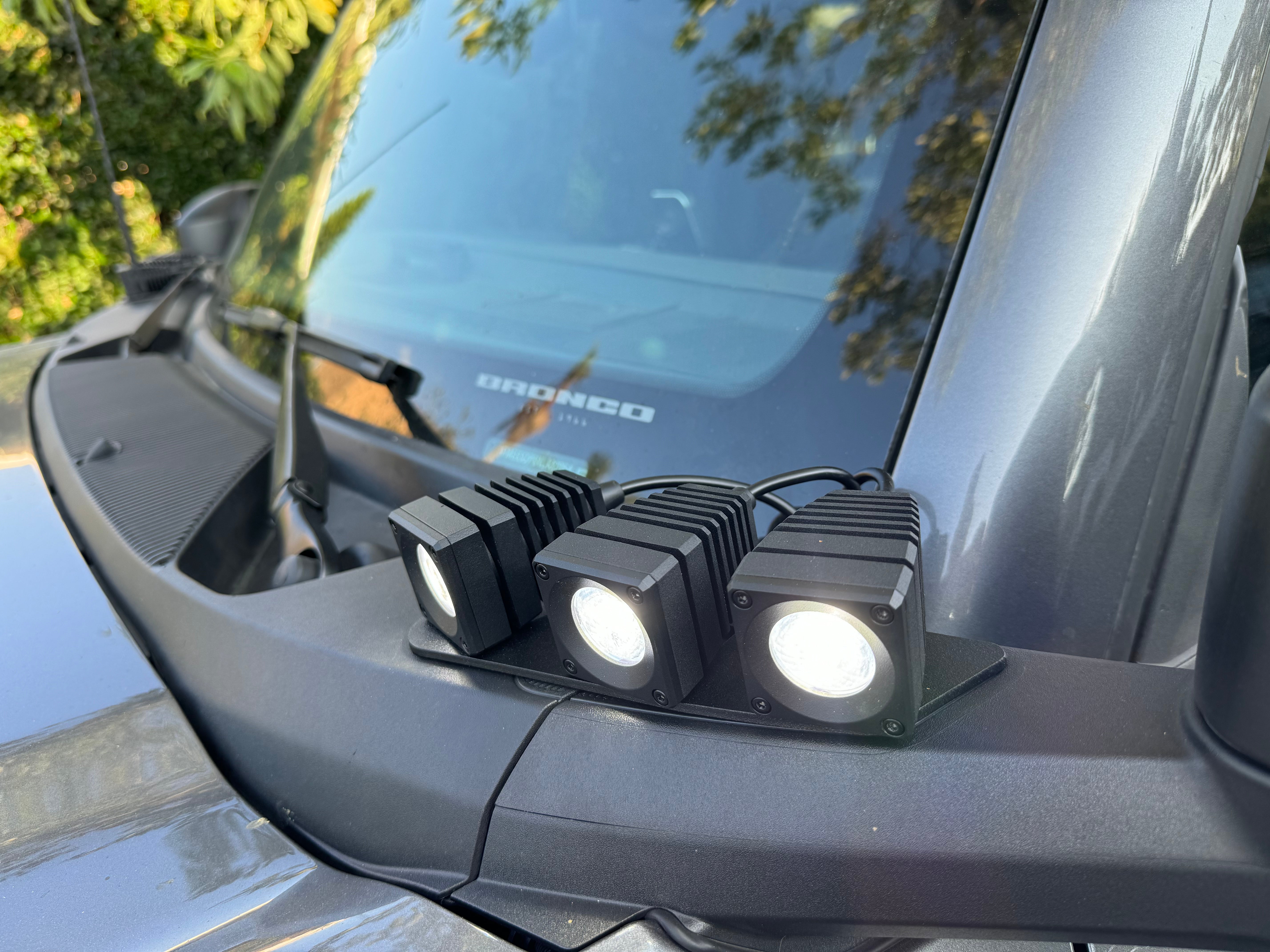 white color 3 light pillars for ford bronco