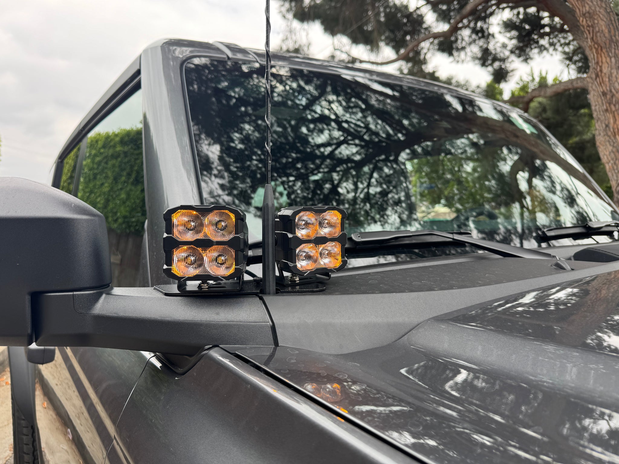 Ford Bronco Ditch Lights on side of hood with dual white and amber DRL backglow – Ford Bronco Ditch Lights