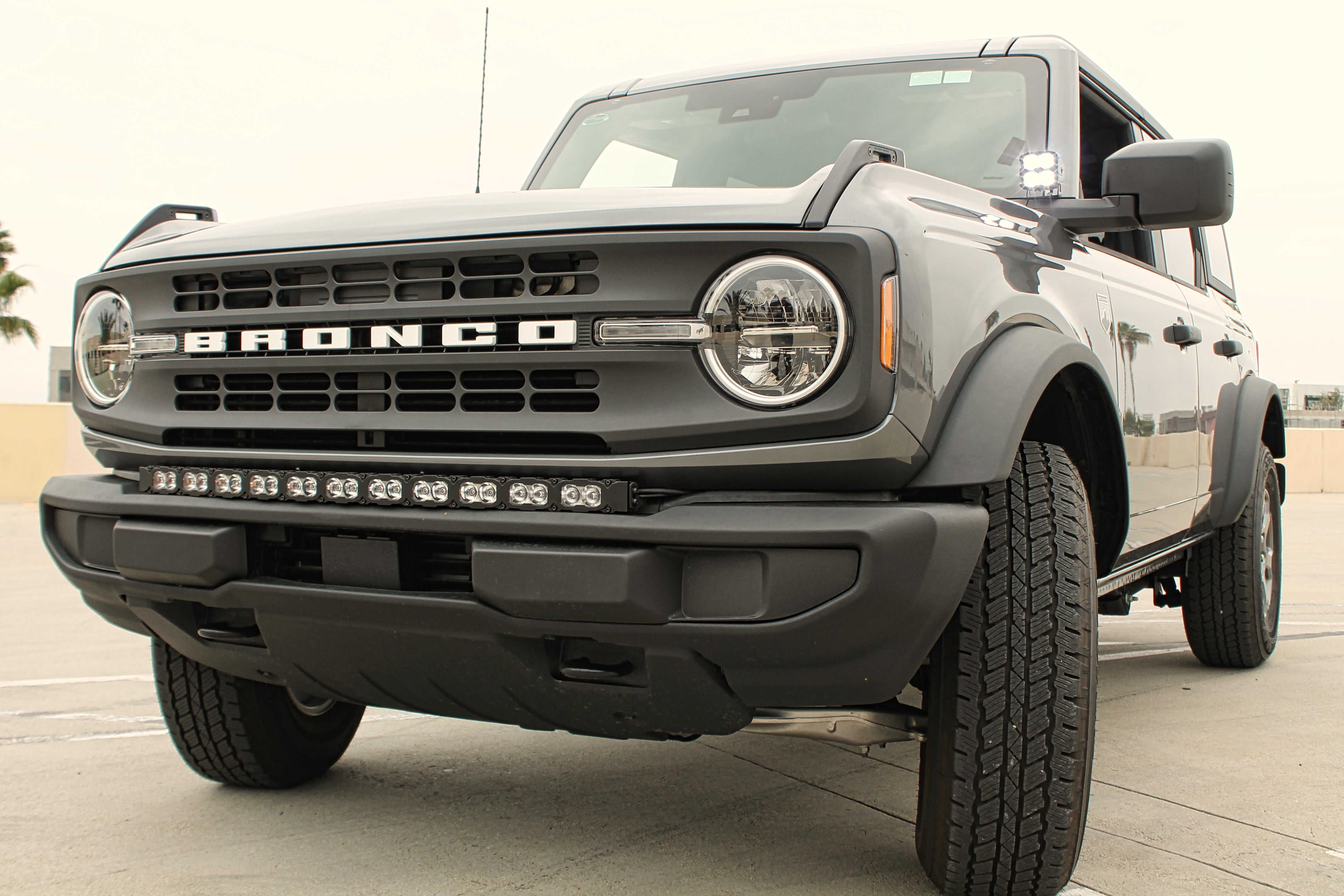 Ford Bronco ditch lights PRO with dual-color white LED and amber DRL backglow