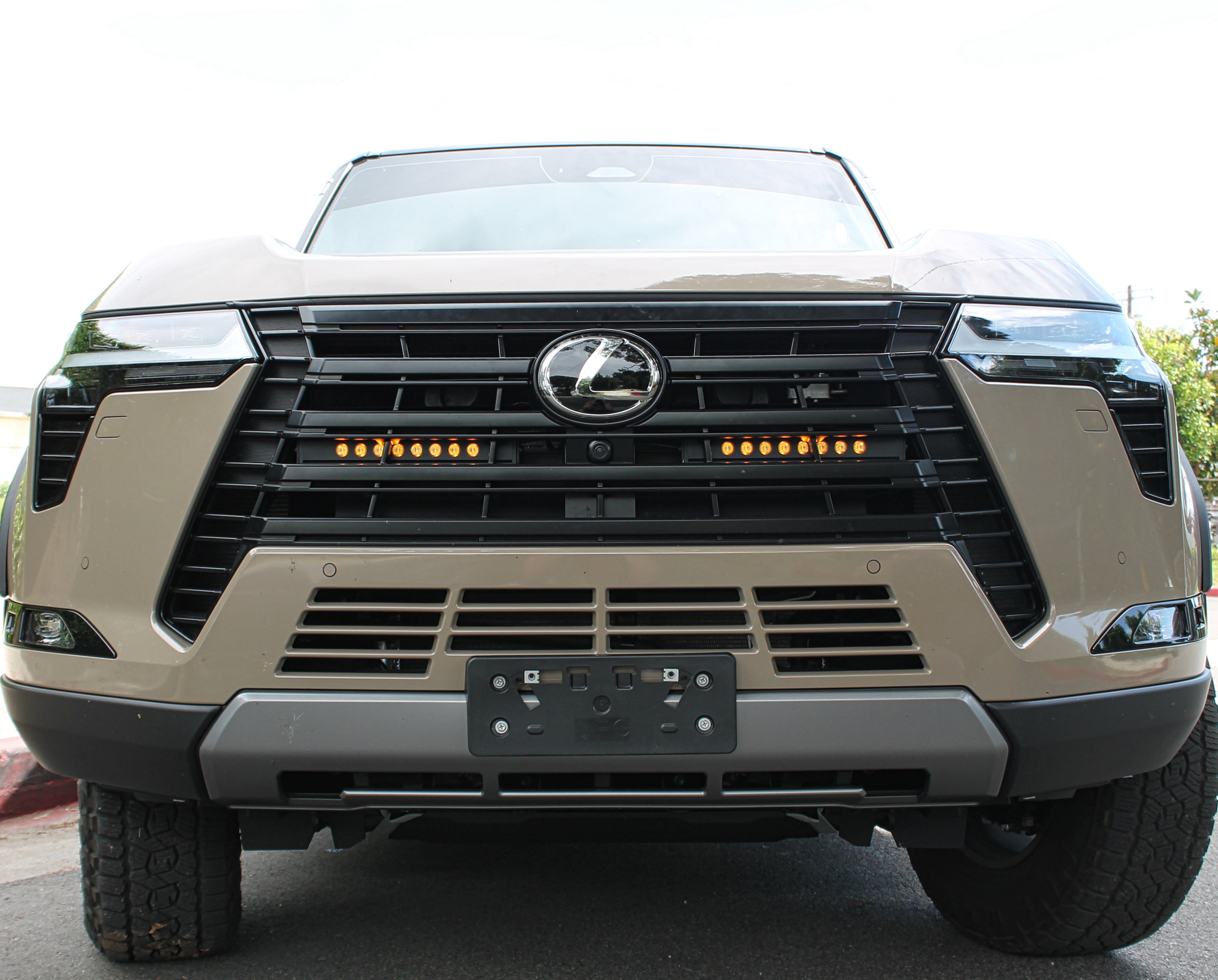 Lexus GX550 light bar on 2024+ Lexus GX550 front grille with dual amber LED bars, behind lower grille, fits GX550 Premium/Luxury/Overtrail