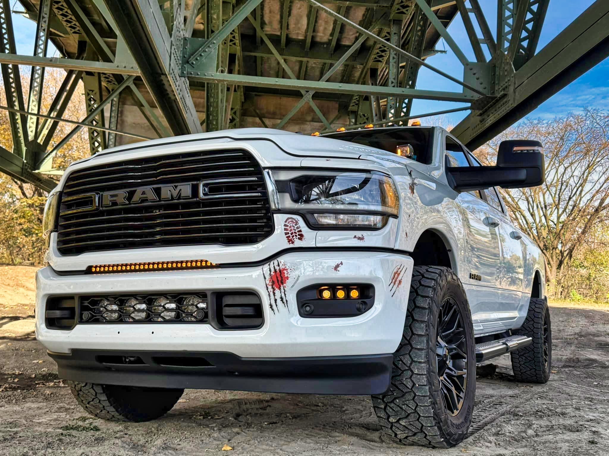 2019-2024 RAM 2500/3500 30in LED light bar mounting detail