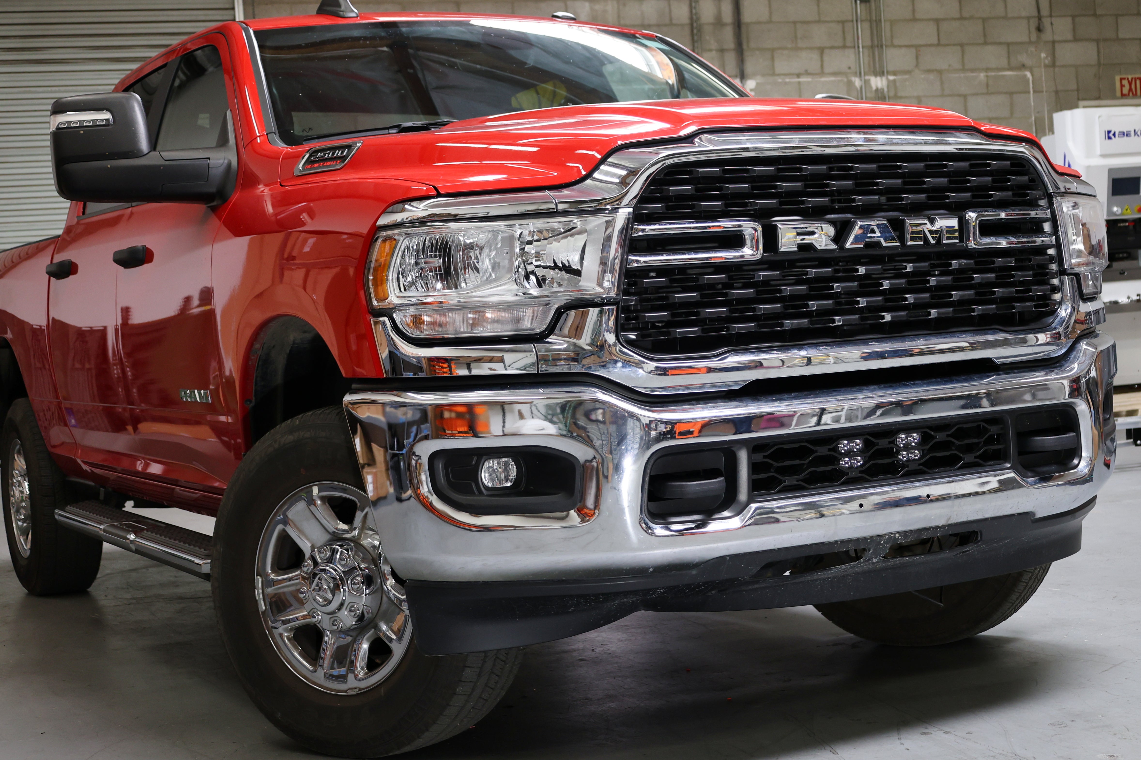RAM 2500 lightbar Bumper Light kit installed on 2019-2024 RAM 2500 lower grille with LED light pods