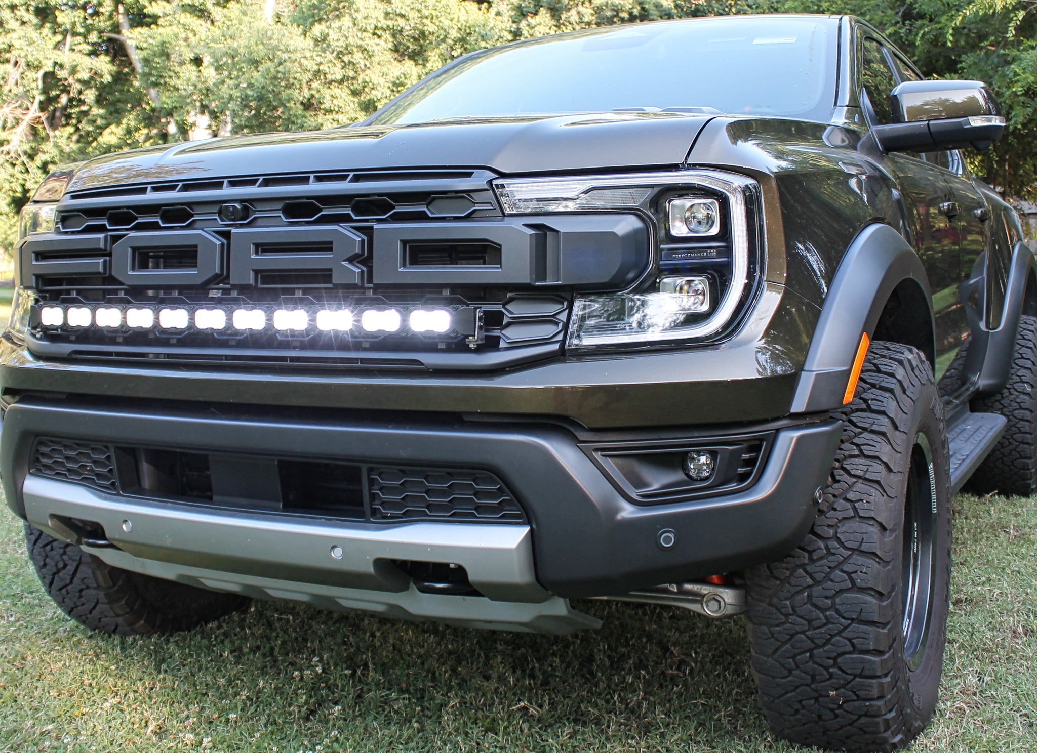 2024 ford ranger raptor front of grille LED light bar white for off roading