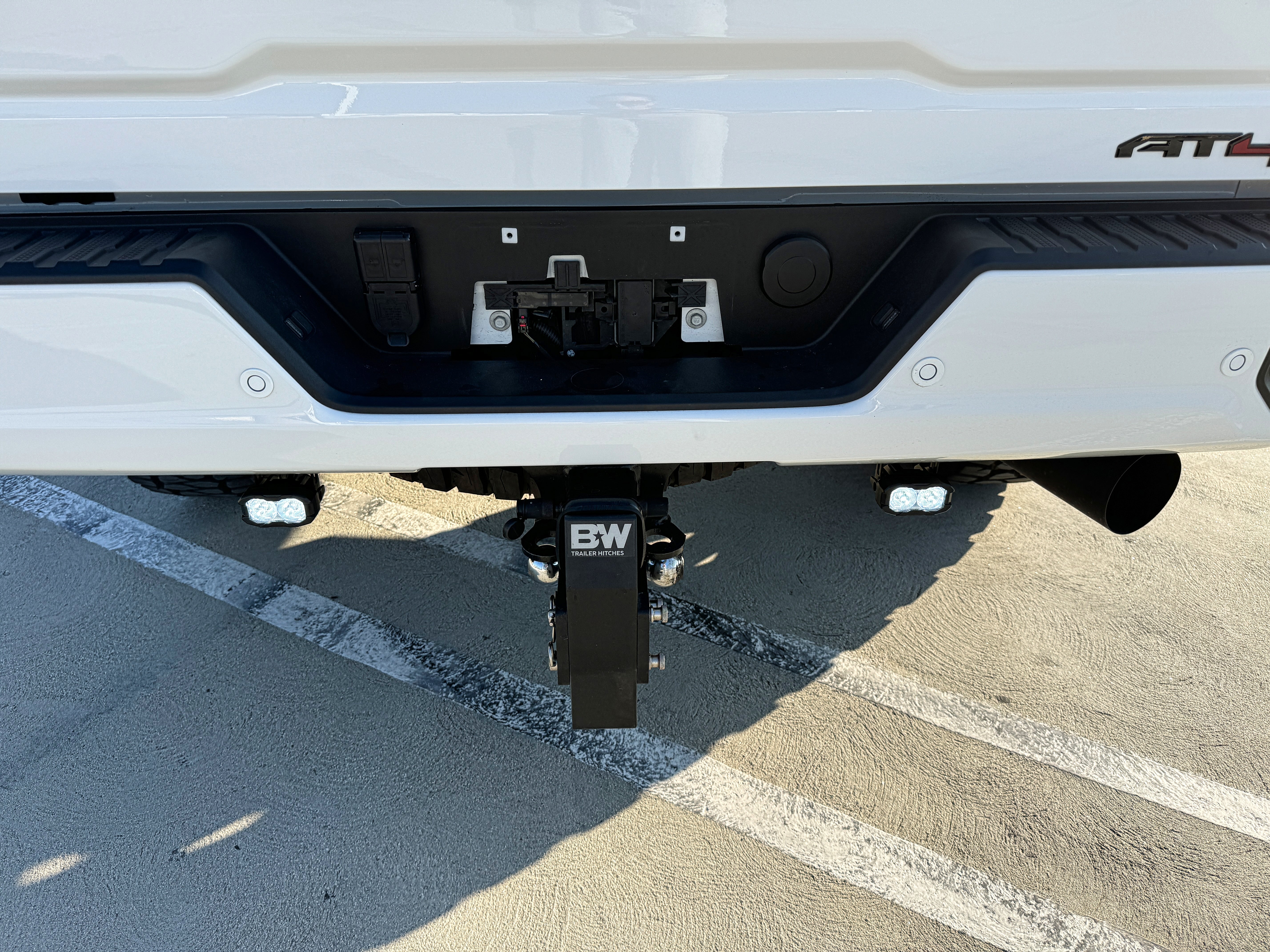 Sierra HD Reverse kit for 2020+ Sierra 2500/3500 HD—pair of pods with White LED and amber/red backlight, rear hitch mount, fits PRO/SLE/SLT/AT4 trims