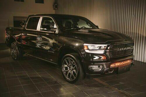 2019 2020 2021 2022 2023 black RAM 1500 with one amber 40in light bar