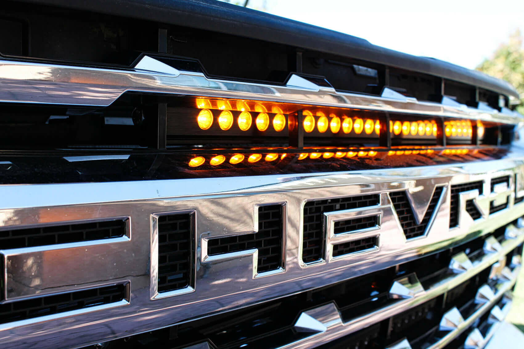 2020 2021 2022 2023 Chevrolet Silverado 2500/3500HD one amber 30in Light Bar behind the grille- M&R Automotive