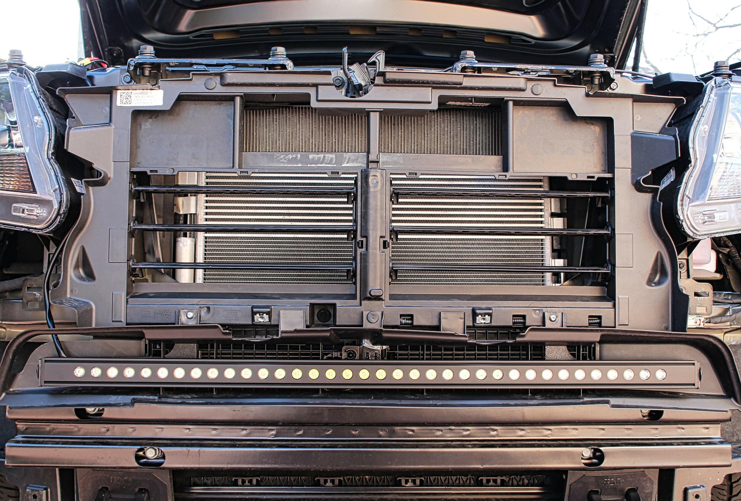 2021-2023 black Chevrolet Colorado one 40in Light Bar grille off