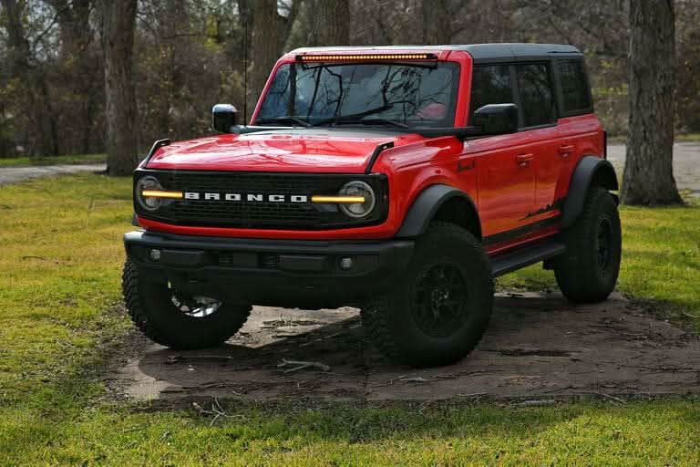 2021 2022 2023 red ford bronco with amber 40in roof light bar M&R Automotive