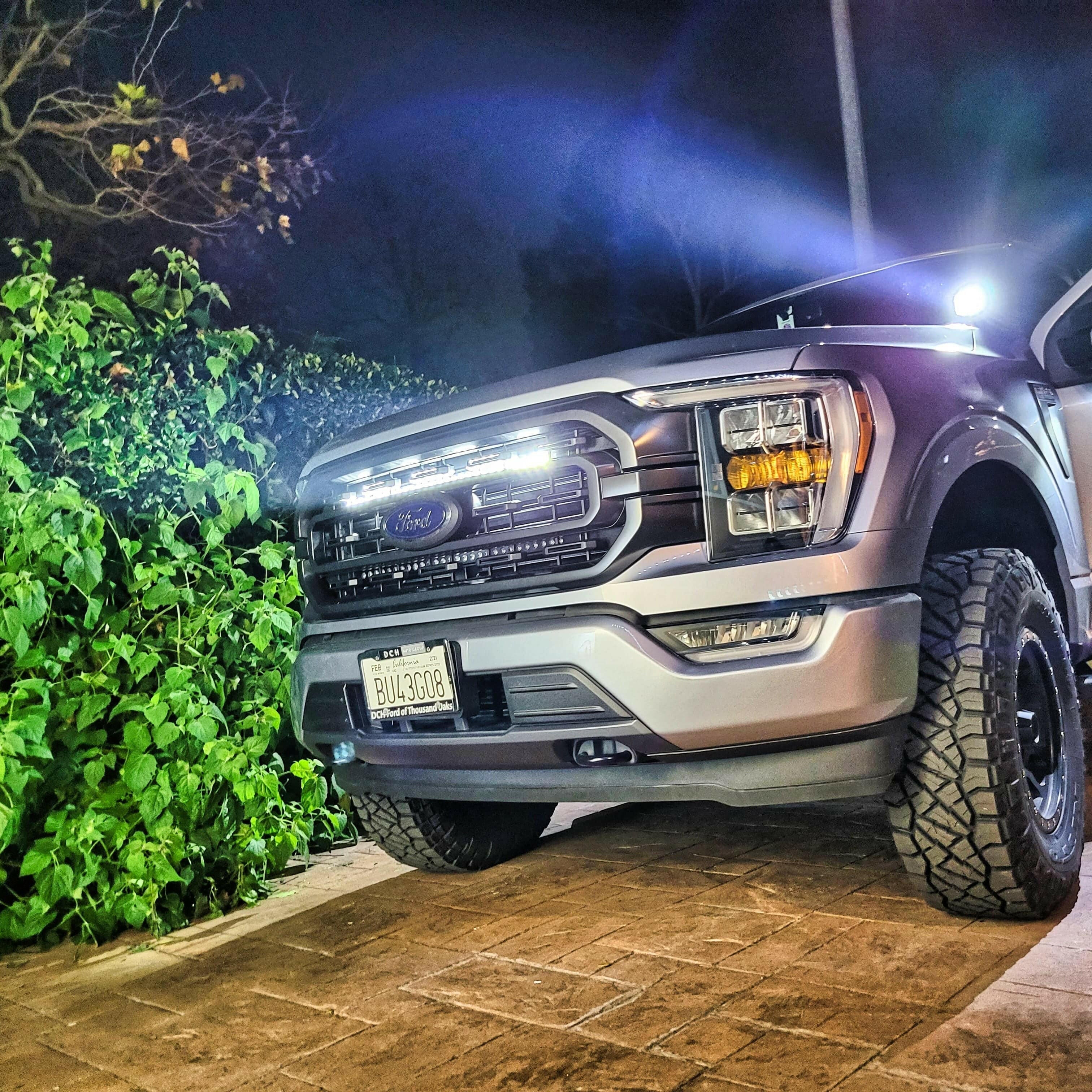 2021 2022 202 ford f150 behind grille white 30in light bar