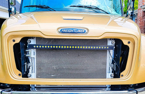FREIGHTLINER M2 JAYCO SUPER C RV Single 30 LIGHT BAR - M&R Automotive