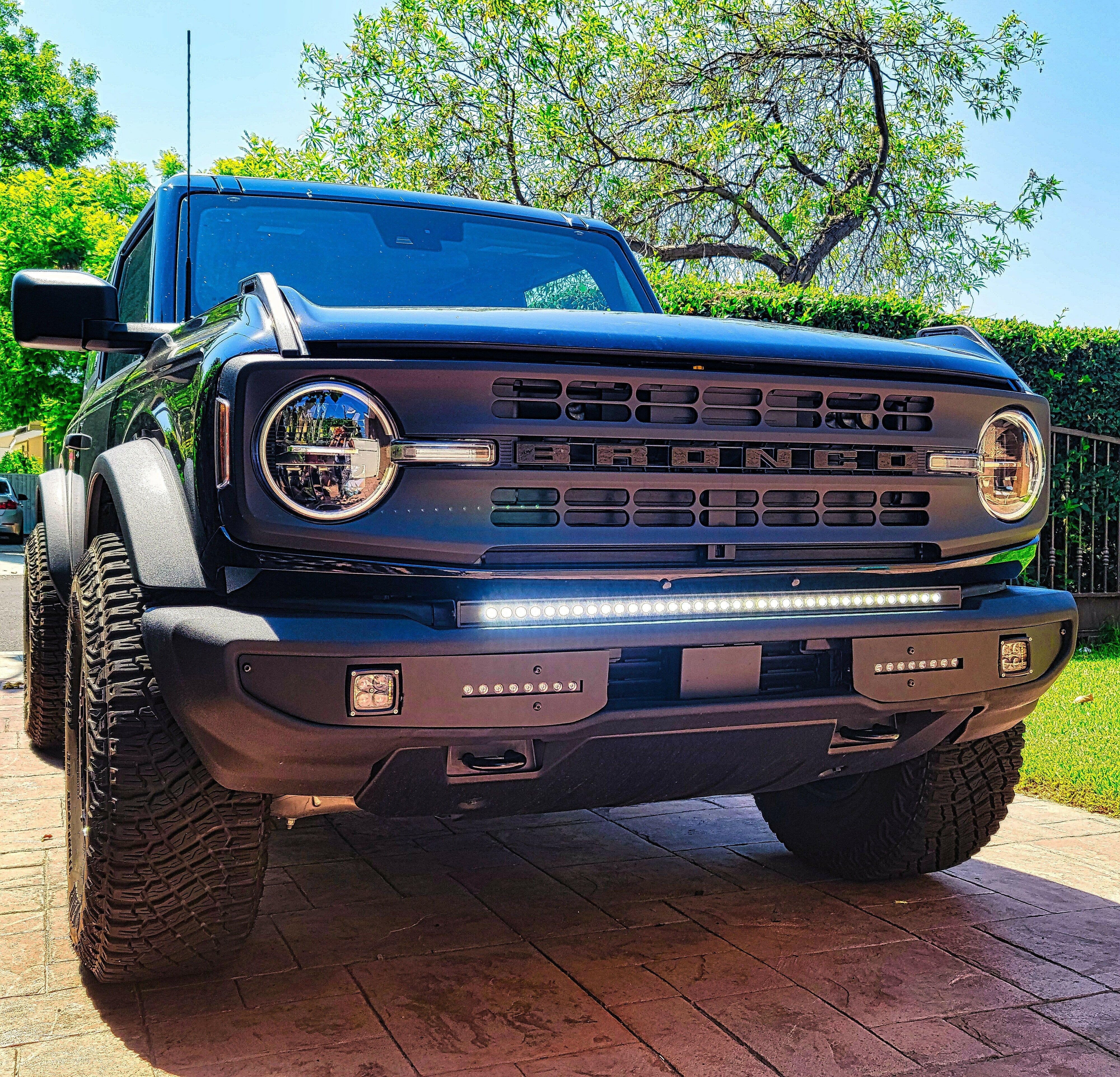2021 2022 2023 Ford Bronco Standard Bumper with white led light bar on top of bumper